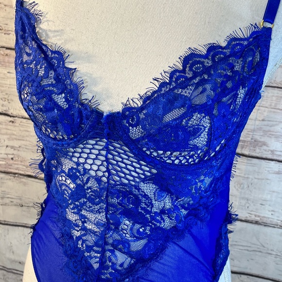 FASHION NOVA Bodysuit Eyelash Lace & Mesh Bright Blue-Large - Picture 2 of 3
